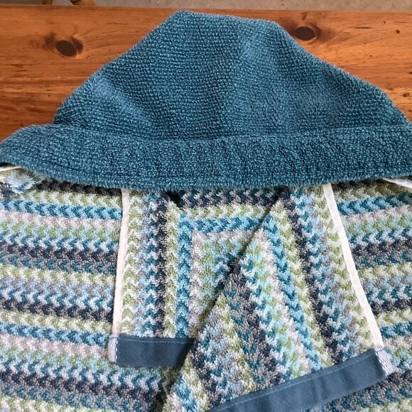 Hooded Beach Bath Towel - Picture 4 of 9